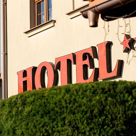 Hotel Lemoniada Lucmierz Exteriör bild
